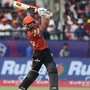 <p>ఢిల్లీ క్యాపిటల్స్ తో మ్యాచ్ లో 37 కే 4 వికెట్లు కోల్పోయిన సన్ రైజర్స్ చివరకు 163 పరుగులు చేయగలిగిందంటే అందుకు కారణం అనికేత్. అయిదో స్థానంలో బ్యాటింగ్ కు వచ్చిన అతను 41 బంతుల్లోనే 74 పరుగులు చేశాడు.</p>