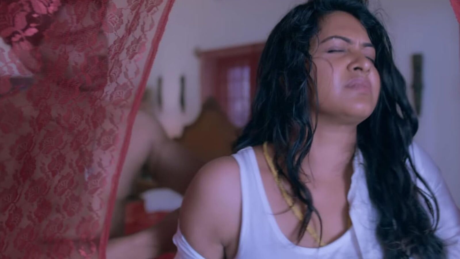 OTT Bold: ఓటీటీలో దంచికొడుతున్న బోల్డ్ క్రైమ్ థ్రిల్లర్.. పేషంట్లతో డాక్టర్ రాసలీలలు, ఎన్నో ట్విస్టులు.. 7.1 రేటింగ్!