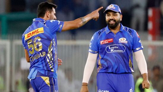 ఐపీఎల్ టైటిల్ ను అయిదు సార్లు గెలిచిన ముంబయి ఇండియన్స్ ఇన్‌స్టాగ్రామ్‌లో 16.2 మిలియన్ ఫాలోవర్స్ తో మూడో స్థానంలో కొనసాగుతోంది. ఈ సీజన్ లో ఆడిన రెండు మ్యాచ్ ల్లోనూ ఓడిన ముంబయి పాయింట్స్ టేబుల్లో లాస్ట్ ప్లేస్ లో ఉంది. 