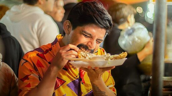 Netflix OTT Releases: మెక్సికో స్ట్రీట్ ఫుడ్ కల్చర్ ను కళ్లకు కట్టే వెబ్ సిరీస్ గర్నచస్ (Garnachas). ఫుడ్ డాక్యుమెంటరీలు ఇష్టపడేవారికి ఇది బాగా నచ్చుతుంది. బుధవారం (ఏప్రిల్ 2) నుంచి స్ట్రీమింగ్ కానుంది.