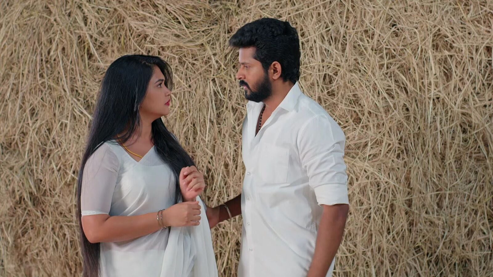 Gunde Ninda Gudi Gantalu Serial: మీనాకు బాలు ప్రేమలేఖ - గ‌డ్డివాము ద‌గ్గ‌ర స‌ర‌సాలు - మ‌లేషియా మావ‌య్య ఎంట్రీ