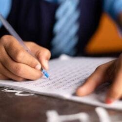 <p>మూల్యాంకన ప్రక్రియను పకడ్బందీగా చేపట్టనున్నారు. ఒక్కో జవాబు పత్రాన్ని క్షుణ్ణంగా పరిశీలిన చేసిన తర్వాతే… మార్కులను ఖరారు చేయనున్నారు. ఎలాంటి తప్పులు లేకుండా స్పాట్ జరగాలని  ప్రభుత్వ పరీక్షల విభాగం స్పష్టమైన ఆదేశాలను జారీ చేసింది. </p>