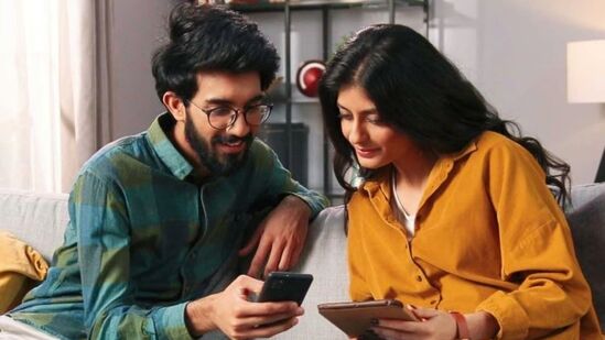 Jiofibre Prepaid Plan: 500 ఎంబీపీఎస్ స్పీడ్ ప్లాన్ తో ఈ ఆఫర్ వస్తుంది. దీనికోసం ఏడాదికి రూ.29988 ప్లస్ జీఎస్టీ చెల్లించాల్సి ఉంటుంది.