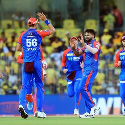 <p>ఐపీఎల్ 2025లో ఢిల్లీ క్యాపిటల్స్ దూకుడు కొనసాగుతోంది. హ్యాట్రిక్ విజయాలతో సాగుతున్న ఆ టీమ్ 6 పాయింట్లతో టాప్ ప్లేస్ లో ఉంది. ఈ సీజన్ లో ఇప్పటివరకూ ఓడిపోని టీమ్ ఇదే. </p>