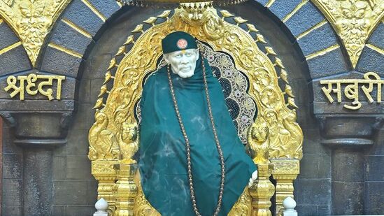 ఈ లింక్ పై క్లిక్ చేసి హైదరాబాద్ - షిర్డీ టూర్ ప్యాకేజీని బుకింగ్ చేసుకోవచ్చు. ఏమైనా సందేహాలు ఉంటే 040-27702407, 9701360701 ఫోన్ నెంబర్లను సంప్రదించవచ్చు.