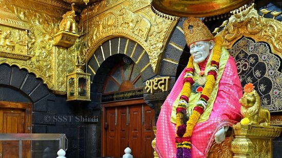 <p>ఈ వేసవి వేళ షిర్డీ ట్రిప్ ప్లాన్ చేస్తున్నారా…?  అయితే మీకోసం IRCTC టూరిజం ప్యాకేజీని తీసుకువచ్చింది. విజయవాడ నుంచి ఈ ట్రిప్ అందుబాటులో ఉంటుంది. ఈ వివరాలను IRCTC టూరిజం వివరాలను పేర్కొంది.</p>