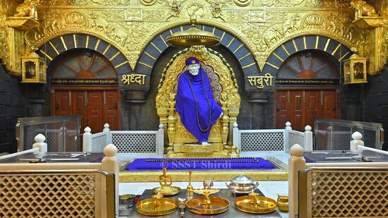 మూడో రోజు మార్నింగ్ శనిశిగ్నాపూర్ కు వెళ్తారు. అక్కడ్నుంచి మళ్లీ షిర్టీ చేరుకుంటారు. రాత్రి 7.25 గంటలకు నాగర్‌సోల్ స్టేషన్‌లో తిరుగు ప్రయాణం మొదలవుతుంది. తెల్లవారుజామున 3 గంటలకు విజయవాడ రైల్వే స్టేషన్ చేరుకోవడంతో ఈ టూర్ ప్యాకేజీ ముగుస్తుంది.