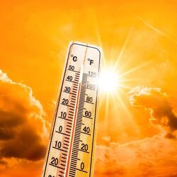 <p>ఆదివారం కర్నూలు జిల్లా కామవరంలో  40.8°C, ప్రకాశం జిల్లా పెద్దదోర్నాల 40.7°, నంద్యాల జిల్లా దొర్నిపాడులో  40.6°, పల్నాడు జిల్లా  రావిపాడు 40.5°C, శ్రీకాకుళం జిల్లా పొందూరు లో 40.3°C, వైఎస్సార్  జిల్లా ఒంటిమిట్ట, విజయనగరం జిల్లా పప్పల లింగాలవలస 40.2°C, అనకాపల్లి జిల్లా మాడుగులలో  40.1°, తూర్పుగోదావరి జిల్లా  చిట్యాలలో  40° చొప్పున అధిక ఉష్ణోగ్రతలు నమోదైంది.<br> </p>