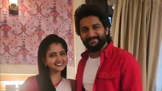 నానితో క‌లిసి దిగిన ఫొటోల‌ను సోష‌ల్ మీడియాలో పోస్ట్  చేసింది. నాని చాలా హంబుల్‌, సింపుల్ ప‌ర్స‌న్ అంటూ పొగ‌డ్త‌లు కురిపించింది. 