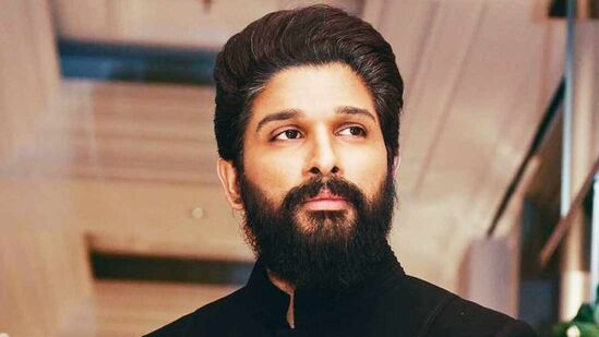 అట్లీ మూవీతో పాటు త్రివిక్ర‌మ్‌తో కూడా అల్లు అర్జున్ మ‌రో సినిమా చేయ‌బోతున్నాడు. అలాగే సందీప్ వంగాతో ఓ మూవీ అంగీక‌రించాడు. 