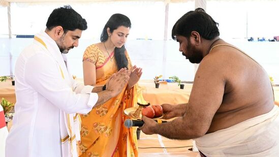 అమరావతిలో సొంత ఇంటి నిర్మాణానికి భూమి పూజలో మంత్రి నారా లోకేష్ బ్రహ్మణి దంపతులు