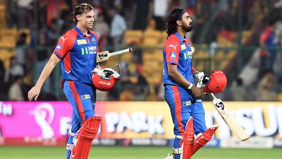 ఐపీఎల్ హిస్టరీలో హోం గ్రౌండ్ లో ఎక్కువ మ్యాచ్ లు ఓడిన టీమ్స్ లిస్ట్ లో ఢిల్లీ క్యాపిటల్స్ సెకండ్ ప్లేస్ లో ఉంది. ఆ జట్టు సొంత మైదానంలో 44 మ్యాచ్ ల్లో ఓడిపోయింది 