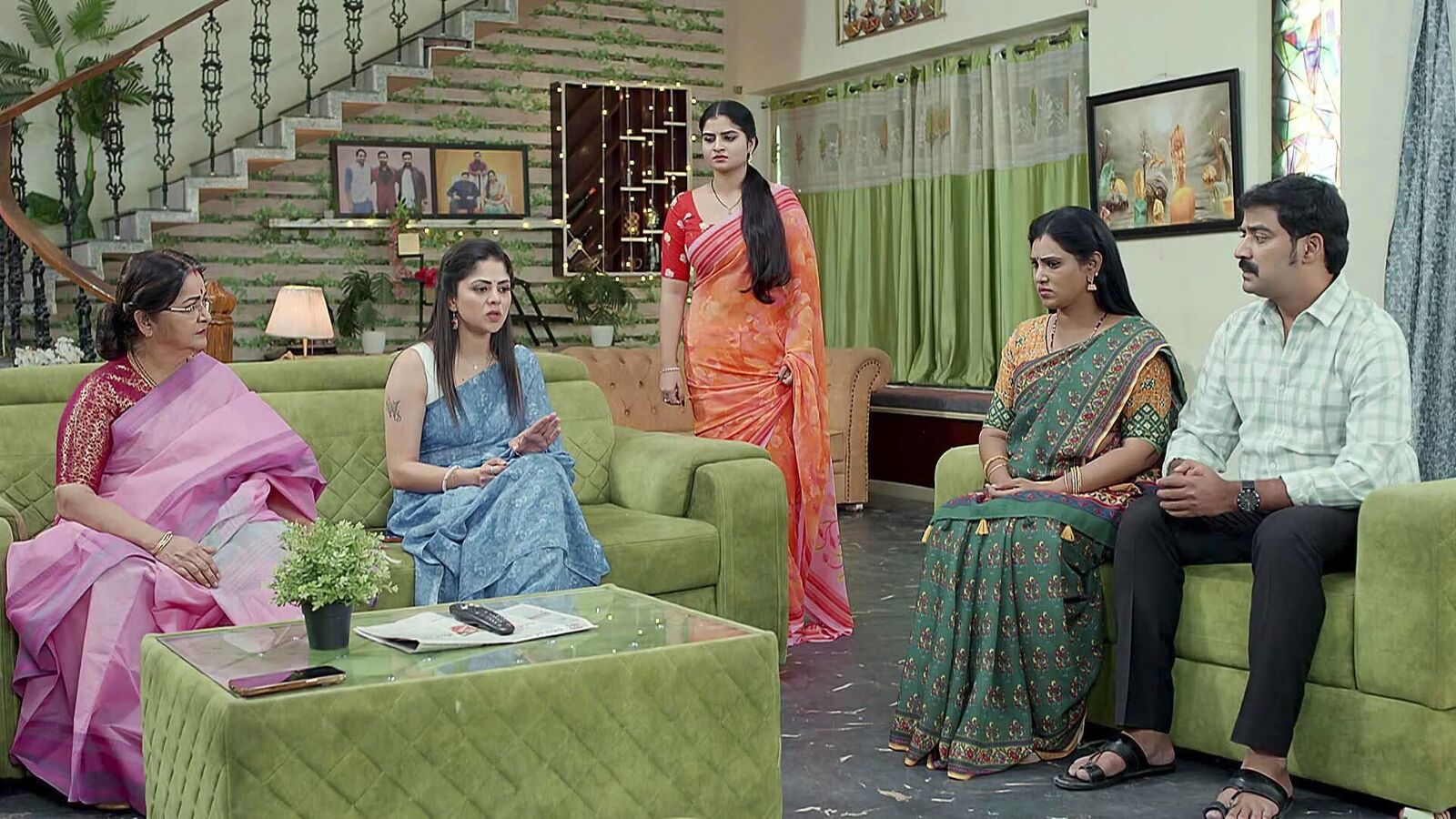 Brahmamudi April 12th Episode: కావ్య‌కు గిఫ్ట్ ఇచ్చిన రాజ్ -యామినిపై రామ్ డౌట్ - రుద్రాణికి ఇచ్చిప‌డేసిన ధాన్య‌ల‌క్ష్మి