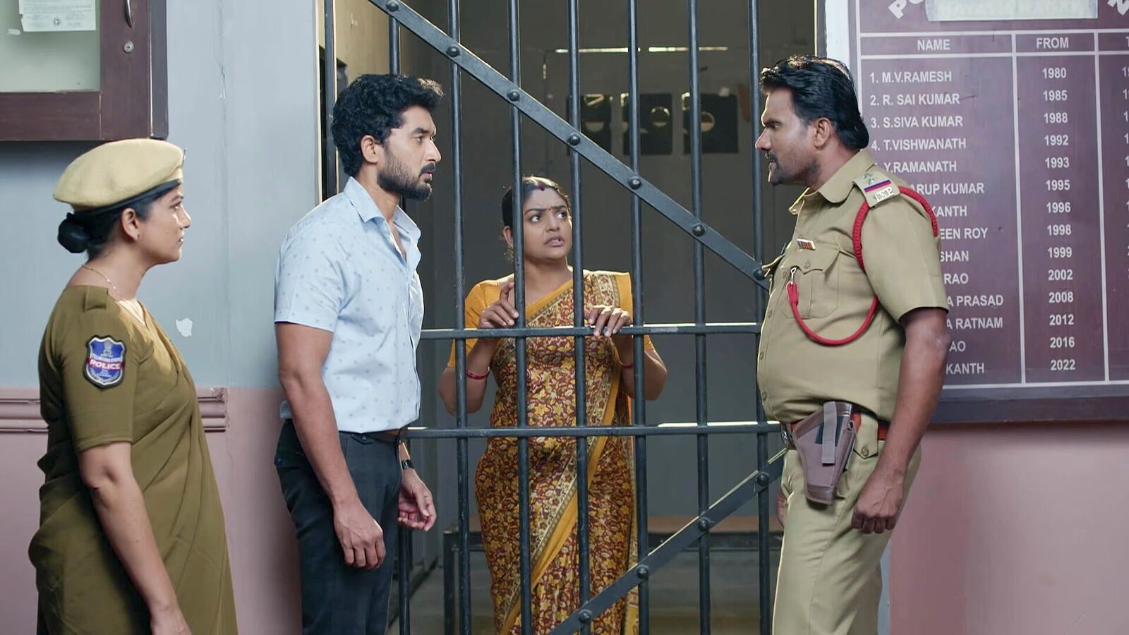 Karthika Deepam 2 Serial: దీప‌పై మ‌ర్డ‌ర్ కేసు -అరెస్ట్ చేసిన పోలీసులు -భార్య‌కు కార్తీక్ స‌పోర్ట్ -సుమిత్ర క‌న్నీళ్లు