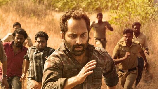 మ‌ల‌యాళం క్రైమ్ డ్రామా మూవీ తొండిముతలుమ్‌ దృక్సాక్షియుమ్ దొంగాట పేరుతో తెలుగులో  యూట్యూబ్‌లో ఫ్రీగా స్ట్రీమింగ్ అవుతోంది. ఫ‌హాద్ ఫాజిల్‌, సూర‌జ్ వెంజ‌ర‌మూడు ప్ర‌ధాన పాత్ర‌ల్లో న‌టించిన ఈ మూవీ మూడు నేష‌న‌ల్ అవార్డుల‌ను గెలుచుకుంది. 