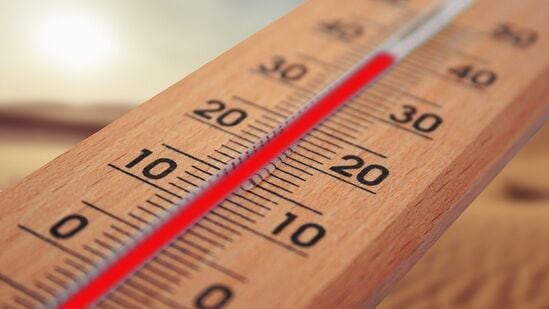  ఆదివారం ప్రకాశం జిల్లా దరిమడుగులో 41.8°C, వైఎస్సార్ జిల్లా ఒంటిమిట్ట, పల్నాడు జిల్లా రావిపాడులో 41.4°C, 54 మండలాల్లో 40°Cకు పైగా ఉష్ణోగ్రతలు రికార్డైనట్లు తెలిపారు. అనకాపల్లి జిల్లా నర్సీపట్నంలో  54.7 మిమీ, ప్రకాశం కనిగిరిలో 43 మిమీ,అల్లూరి జిల్లా బుట్టాయిగూడెంలో 39.5 మిమీ వర్షపాతం నమోదైందన్నారు.  