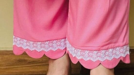 లేస్ కట్ వర్కతో కూడిన అందమైన ప్లాజో డిజైన్