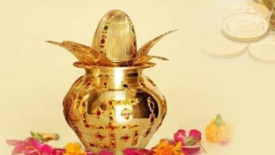 అక్షయ తృతీయ నాడు చేసే పనుల ఫలితాలు శాశ్వతమని జ్యోతిష్యులు చెబుతున్నారు. అటువంటి పరిస్థితిలో, ఏదైనా శుభకార్యాన్ని చాలా కాలంగా వాయిదా వేసిన వారు ఈ రోజును సద్వినియోగం చేసుకోవచ్చు. ధార్మిక కోణంలో కూడా ఈ తిథిని ఎంతో పుణ్యప్రదంగా భావిస్తారు. 