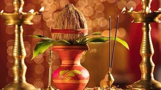 అక్షయ తృతీయ అనేది ప్రతి సంవత్సరం వైశాఖి మాసంలో శుక్లపక్షం మూడవ రోజున జరుపుకునే ఒక శుభ ఘట్టం. మీరు ఏప్రిల్ 30 న ఏదైనా కొత్త పనిని ప్రారంభించాలని ఆలోచిస్తుంటే, ఈ రోజు ముఖ్యంగా అనుకూలంగా ఉంటుంది. 