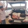 దుర్గ గుడిపై ఆభరణాలు చోరీకి గురైన కారు దుర్గ గుడిపై ఆభరణాలు చోరీకి గురైన కారు