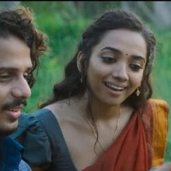 <p>టుక్ టుక్ అనే వాహనంలో దెయ్యం దూరితే ఎలా ఉంటుందనే కాన్సెప్ట్‌తో కామెడీ ఫాంటసీ హారర్ థ్రిల్లర్‌గా ఈ సినిమాను తెరకెక్కించారు. దీనికి లవ్ స్టోరీ జోడించి ఫీల్ గుడ్ మూవీలా టుక్ టుక్‌ను ప్రేక్షకుల ముందుకు తీసుకొచ్చారు. </p>