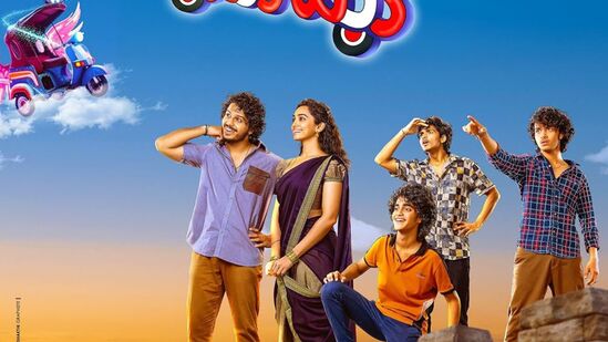 టుక్ టుక్ మూవీలో కోర్ట్ మూవీ హీరో హర్ష్ రోషన్, సలార్ ఫేమ్ కార్తికేయ దేవ్, స్టీవెన్ మధు, సాన్వీ మేఘన, నిహాల్ కోధాటి ప్రధాన పాత్రలు పోషించారు. మార్చి 21న థియేటర్లలో విడుదలైన టుక్ టుక్ సినిమా మంచి ఆదరణ సొంతం చేసుకుంది.