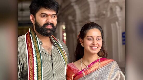 అభినయ ఈ మధ్యే పని అనే మలయాళం సినిమాలో నటించిన విషయం తెలిసిందే.
