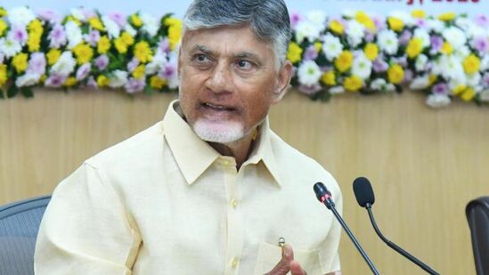 ఫిజికల్ డైరెక్టర్, వ్యాయామ విద్య టీచర్లకు ఉపాధ్యాయ అర్హత పరీక్ష(టెట్), ఆంగ్ల భాష నైపుణ్య పరీక్ష ఉండదు. వంద మార్కులకు రెండు వందల ప్రశ్నలతో పరీక్ష ఉంటుంది. ప్రిన్సిపాల్స్‌, పోస్టు గ్రాడ్యుయేట్ టీచర్స్(పీజీటీ), ట్రైన్డ్ గ్రాడ్యు యేట్ టీచర్స్(టీజీటీ) నాన్ లాంగ్వేజెస్ వారికి పేపర్-1లో ఆంగ్ల భాష నైపుణ్య పరీక్ష ఉంటుంది. ఇంటర్మీడియట్  స్థాయిలో ప్రశ్నలు ఇస్తారు. ఉద్యోగాలకు ఎంపికైన అభ్యర్థులకు అకడమిక్స్, ఆంగ్ల భాష నైపుణ్యంపై ప్రాథమిక శిక్షణ ఇస్తారు.
