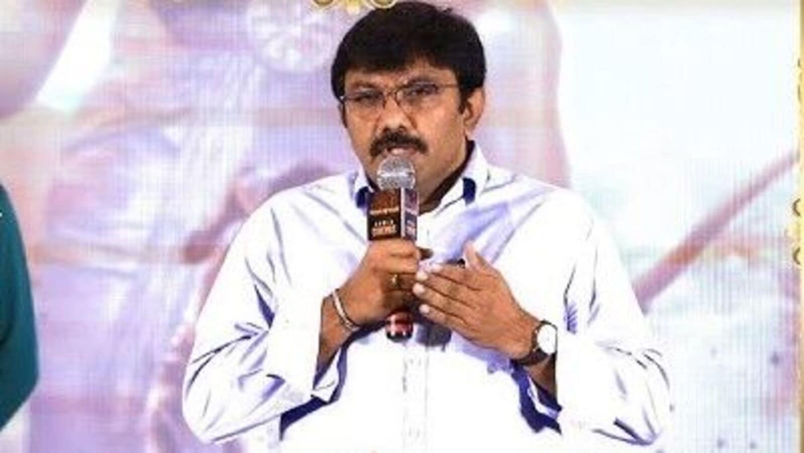 డ‌బ్బింగ్ సినిమాలే ఎక్కువా? స్ట్రెయిట్ సినిమాలు క‌నిపించ‌డం లేదా? - టాలీవుడ్ ఫ్యాన్స్ ట్రోల్‌