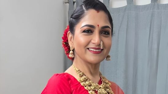 తన శరీరానికి అనుగుణంగా తన జీవితాన్ని మార్చుకున్నట్లు ఖుష్బూ వివరించింది. బరువు తగ్గడం వల్ల ఇప్పుడు తన జీవితం ఎంతో ప్రశాంతంగా ఉందని ఆమె చెప్పింది.
