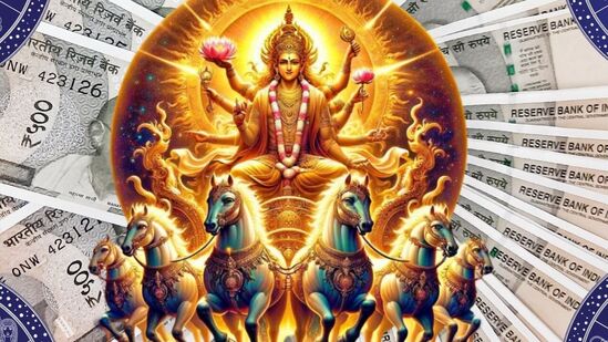 సూర్యభగవానుడు ఒక రాశి నుంచి మరో రాశికి మారినప్పుడు తమిళ మాసం ఏర్పడుతుంది. ప్రస్తుతం సూర్యుడు మీన రాశిలో సంచరిస్తున్నాడు. ఏప్రిల్ 14న మేష రాశికి వెళ్తాడు. ఆ రోజున తమిళ నూతన సంవత్సరం ప్రారంభమవుతుంది. అదే సమయంలో సూర్యభగవానుడు కూడా అశ్విని నక్షత్రంలో తన ప్రయాణాన్ని ప్రారంభిస్తాడు.