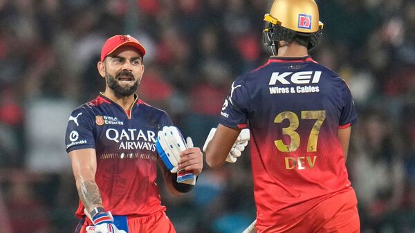 కోహ్లి, పడిక్కల్ మెరుపు హాఫ్ సెంచరీలు.. రాయల్స్‌పై ఆర్సీబీ భారీ స్కోరు.. చిన్నస్వామిలో బోణీ చేసేనా?