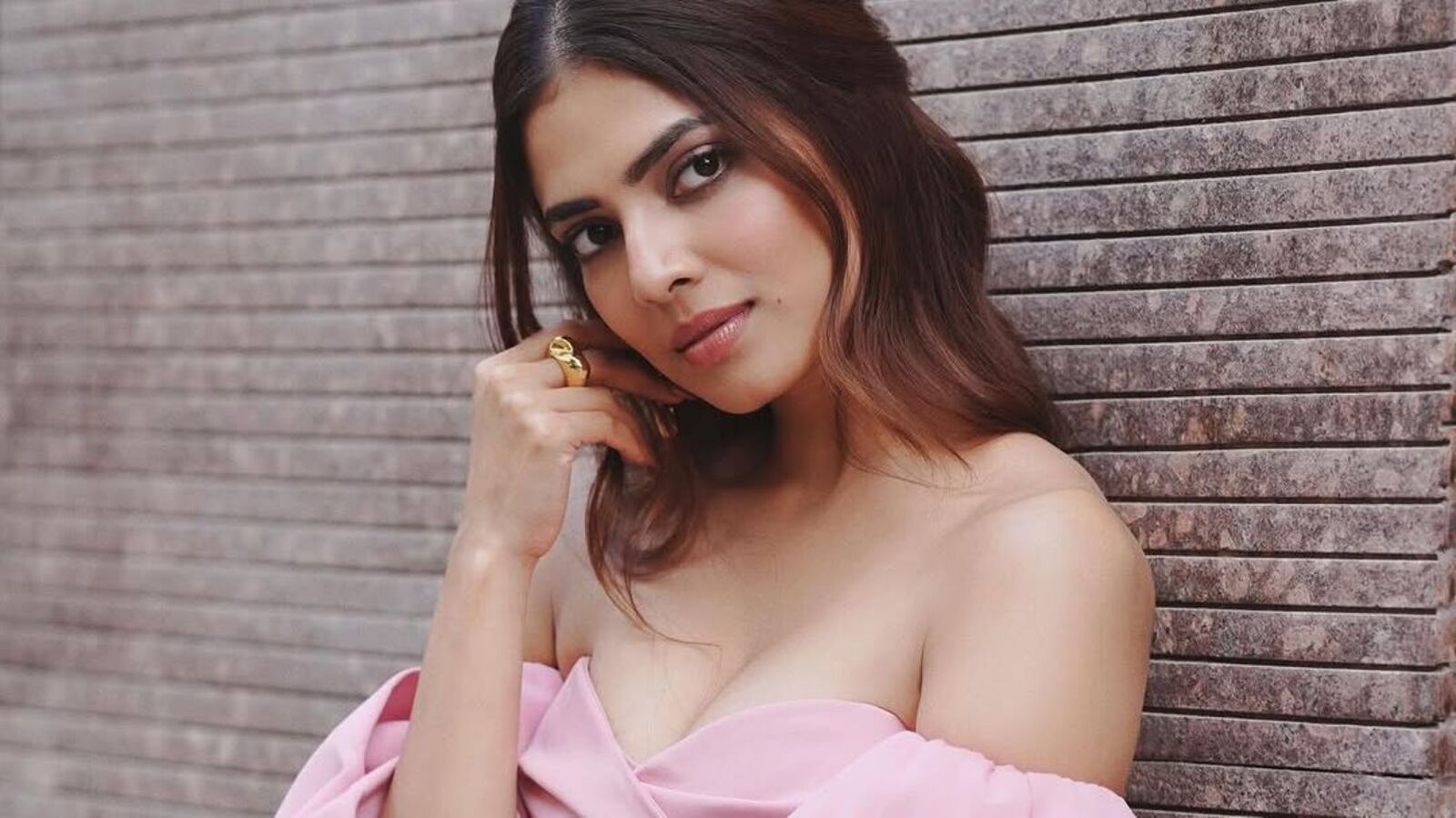 ఫెమినిస్ట్‌లుగా చెప్పుకునే హీరోలపై హీరోయిన్ మాళవిక మోహనన్ సంచలన కామెంట్స్.. ముసుగు వేసుకుని తిరుగుతారంటూ కౌంటర్స్!