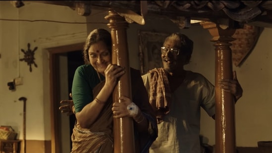 నిరమ్ మారుమ్ ఉలగిల్ మూవీలో దర్శకదిగ్గజం భారతీ రాజా ప్రధాన పాత్ర పోషించగా.. రియో రాజ్, యోగి బాబు, నట్టి సుబ్రమణ్యం, వడివుక్కరసి, కనిహా, మైమ్ గోపీ, ఆర్య కృష్ణన్ తదితరులు ఇతర పాత్రల్లో నటించారు. 