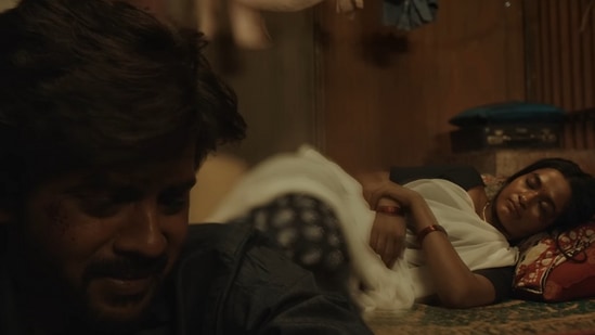 నిరమ్ మారుమ్ ఉలగిల్ సినిమాతో బ్రిట్టో జేబీ డైరెక్టర్‌గా కోలీవుడ్‌లోకి డెబ్యూ ఎంట్రీ ఇచ్చారు. అలాగే, ఈ సినిమాకు కథ ఆయనే రాసుకున్నారు. కుటుంబం సంబంధాలు, తల్లిదండ్రులను విడిచిపెట్టిన కొడుకులు, భార్యాభర్తలు విడిపోవడం, గ్యాంగ్‌స్టర్ క్రైమ్ వంటి వివిధ అంశాలతో ఈ మూవీని చిత్రీకరించారు.  