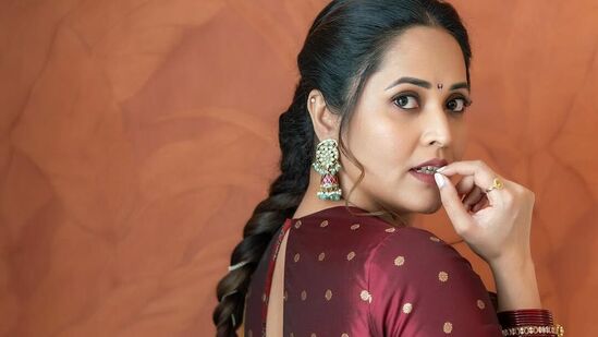 అనసూయ భరద్వాజ్ రెట్రో లుక్