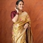 <p>హాట్ ఫొటోలతో రచ్చ చేసే అనసూయ ఈసారి పద్ధతిగా చీర కట్టుకొని కెమెరాకు పోజులిచ్చిన ఫొటోలను షేర్ చేసింది.</p>
