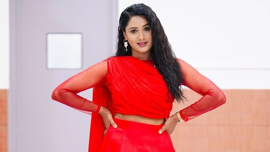 గ‌త ఏడాది సెప్టెంబ‌ర్ 30న జెమిని టీవీలో రాధా సీరియ‌ల్ ప్రారంభ‌మైంది. ఏడు నెల‌ల్లోనే మేక‌ర్స్ ఈ సీరియ‌ల్‌ను ఎండ్ చేయ‌బోతుండ‌టం గ‌మ‌నార్హం. 