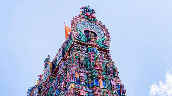 "Coastal Karnataka' పేరుతో ప్యాకేజీని ప్రకటించింది. హైదరాబాద్ నుంచి ఆపరేట్ చేసే ఈ ట్రిప్ లో….మురుడేశ్వర్, ఉడిపితో పాటు శృంగేరిని చూడొచ్చు. ట్రైన్ జర్నీ ద్వారా ఆపరేషన్ ఉంటుంది. 