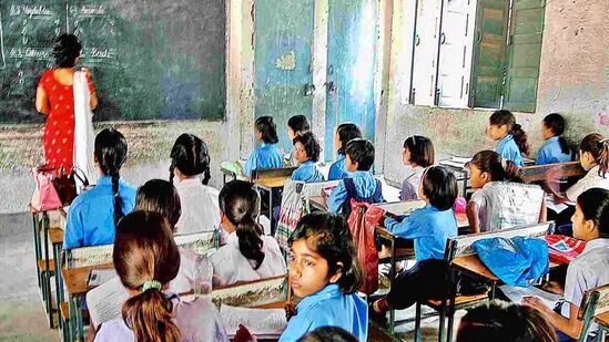 ఏపీలో విద్యారంగ సంస్కరణలు, వచ్చే విద్యాసంవత్సరం నుంచి 9 రకాల బడులు