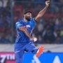<p>స్టార్ పేసర్ జస్ప్రీత్ బుమ్రా అదరగొట్టాడు. సరికొత్త హిస్టరీ క్రియేట్ చేశాడు. ఆదివారం లక్నో సూపర్ జెయింట్స్ పై నాలుగు వికెట్లతో చెలరేగిన అతను రికార్డు అందుకున్నాడు. </p>
