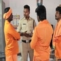 చెట్టు పసరుతో సంతానం, దొంగ స్వాములను చితకబాదిన గ్రామస్థులు