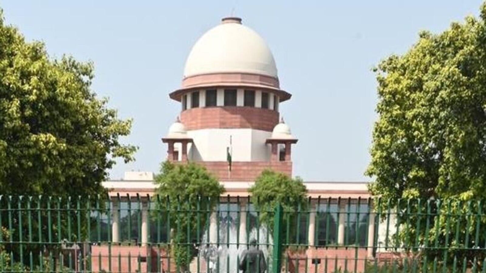 ఓటీటీల్లో అశ్లీల కంటెంట్‌: నిషేధం కోరుతూ దాఖలైన పిటిషన్‌పై కేంద్రానికి సుప్రీం కోర్టు నోటీసులు