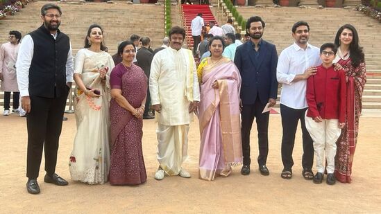 ఢిల్లీలో కుటుంబ సభ్యులతో బాలకృష్ణ