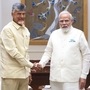 ప్రధాని మోదీ ఆహ్వానిస్తున్న చంద్రబాబు