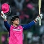 సెంచరీ తర్వాత అభివాదం చేస్తున్న వైభవ్ సూర్యవంశీ
