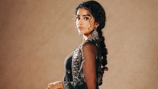 బెల్లంకొండ శ్రీనివాస్‌, అనుప‌మ ప‌ర‌మేశ్వ‌ర‌న్ కాంబోలో వ‌స్తోన్న మూవీకి కిష్కింద‌పురి అనే టైటిల్‌ను క‌న్ఫామ్ చేశారు. 