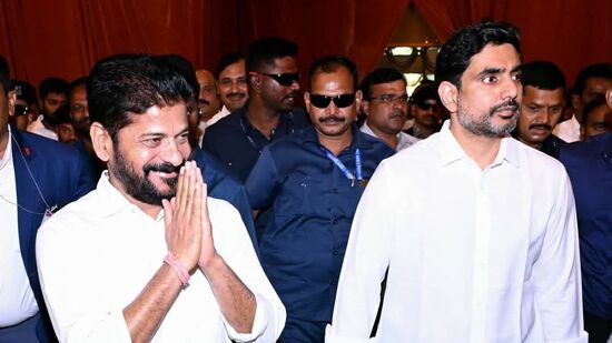 విజయవాడ నగర శివారులోని కంకిపాడులో జరిగిన దేవినేని కుమారుడి వివాహ వేడుకకు తెలంగాణ సీఎం రేవంత్‌రెడ్డి, మాజీ ఉపరాష్ట్రపతి వెంకయ్యనాయుడు, సుప్రీంకోర్టు విశ్రాంత ప్రధాన న్యాయమూర్తి జస్టిస్‌ ఎన్వీ రమణ హాజరయ్యరు. 