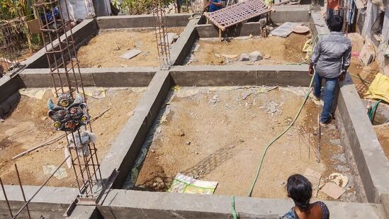 రాష్ట్రంలో ఇందిరమ్మ ఇళ్ల నిర్మాణ పనులు కొనసాగుతున్నాయి. ఇప్పటి వరకు లక్షకుపైగా ఇందిరమ్మ ఇండ్లు గ్రౌండింగ్ అయ్యాయి. వీటికి సంబంధించి వివిధ దశల్లో నిర్మాణ పనులు కొనసాగుతున్నాయి. 