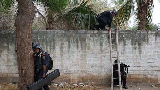 ముందుగా కపిలతీర్థం సమీపంలో జిల్లా అటవీ శాఖ కార్యాలయం ప్రాంగణం నుండి ఆక్టోపస్ బలగాలు మూడు గ్రూపులుగా వ్యూహాత్మకంగా సమన్వయంతో ఆలయంలోకి ప్రవేశించి భక్తులను ఎలా రక్షించాలి అనే విషయాలను శుక్రవారం సాయంత్రం మాక్ డ్రిల్ ద్వారా చేసి చూపారు.